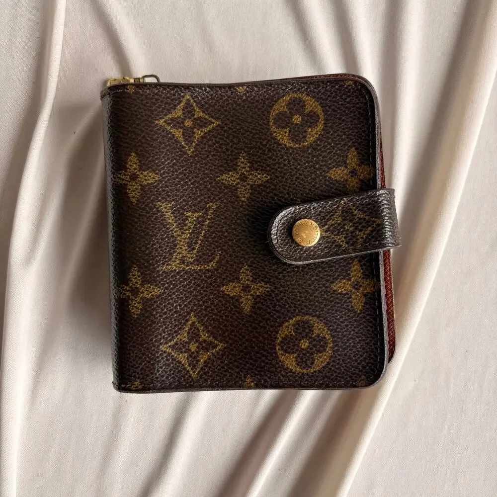 Louis Vuitton Monogram Snap Closure Bifold Wallet - Zip Coin Pocket